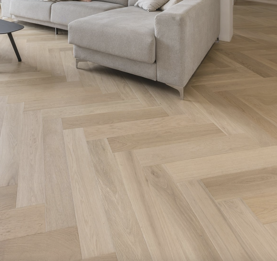 Suelo en patrón Herringbone de la colección Espiga